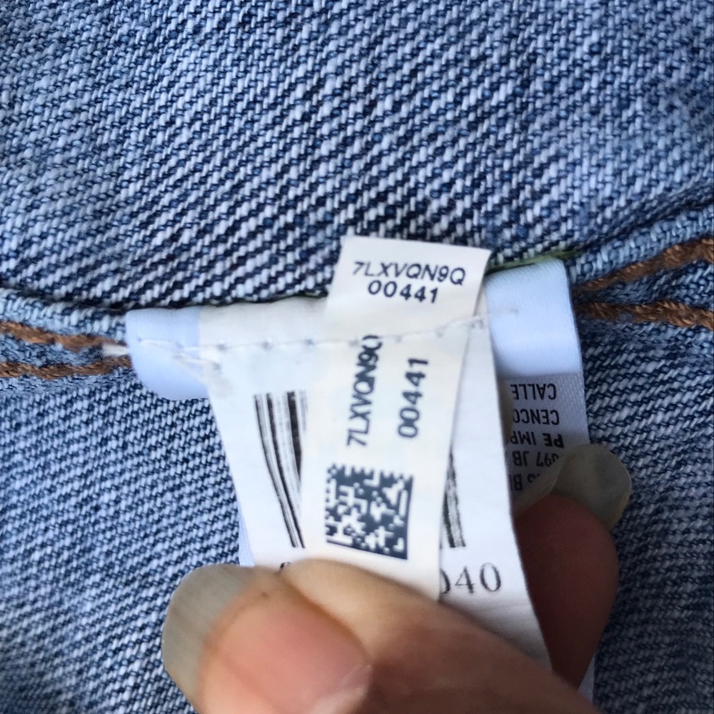 🌸🌈🍀 American Eagle distressed denim jacket - Picture 10 of 12